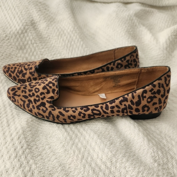 Leopard print women's flats size 7 - Picture 3 of 6